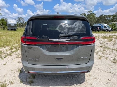 2022 Chrysler Pacifica Limited