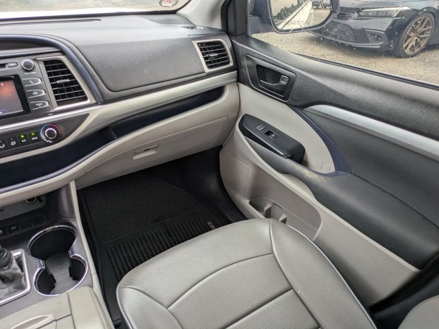 2016 Toyota Highlander LE