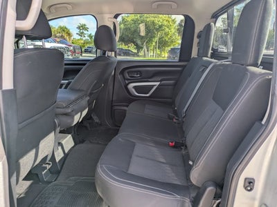 2017 Nissan Titan SV