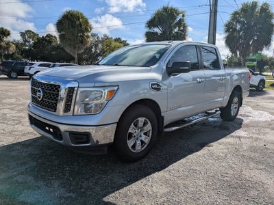 2017 Nissan Titan SV