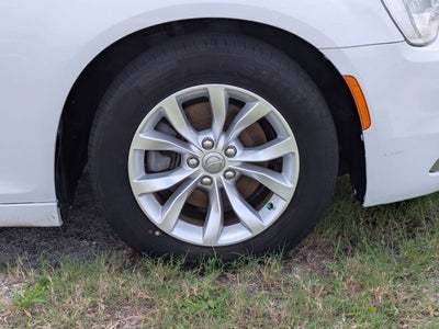 2015 Chrysler 300 Limited