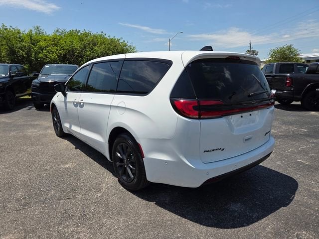 2024 Chrysler Pacifica Hybrid S Appearance Pkg