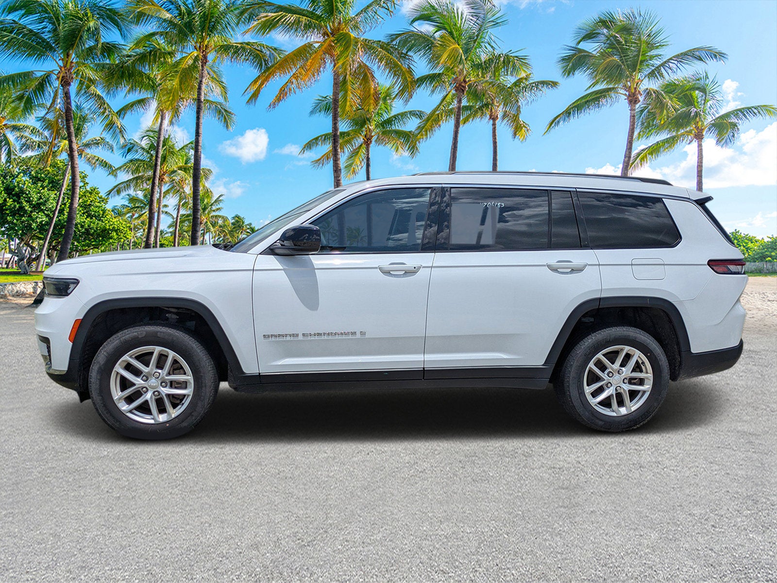 2023 Jeep Grand Cherokee L Laredo