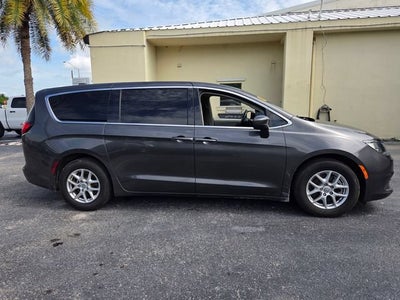 2020 Chrysler Voyager LX