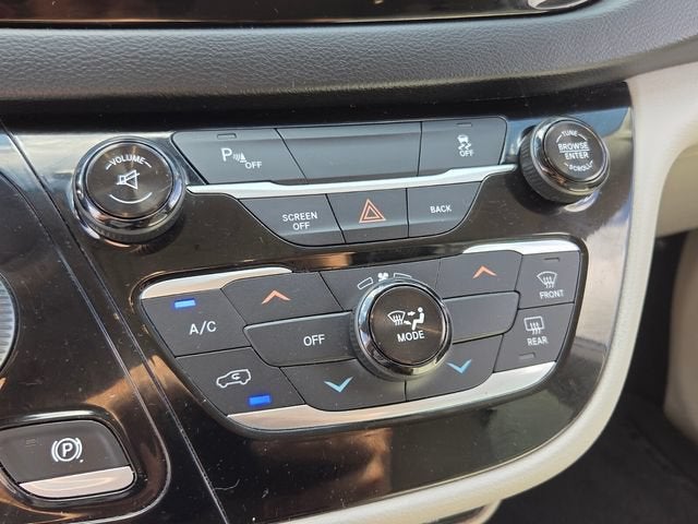 2017 Chrysler Pacifica Touring