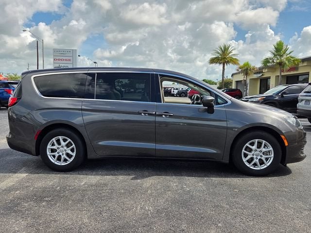 2017 Chrysler Pacifica Touring