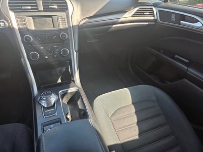 2017 Ford Fusion Hybrid SE