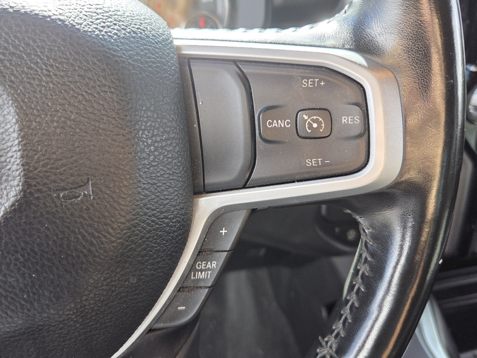 2021 RAM 1500 Big Horn Quad Cab 4x2 6'4" Box