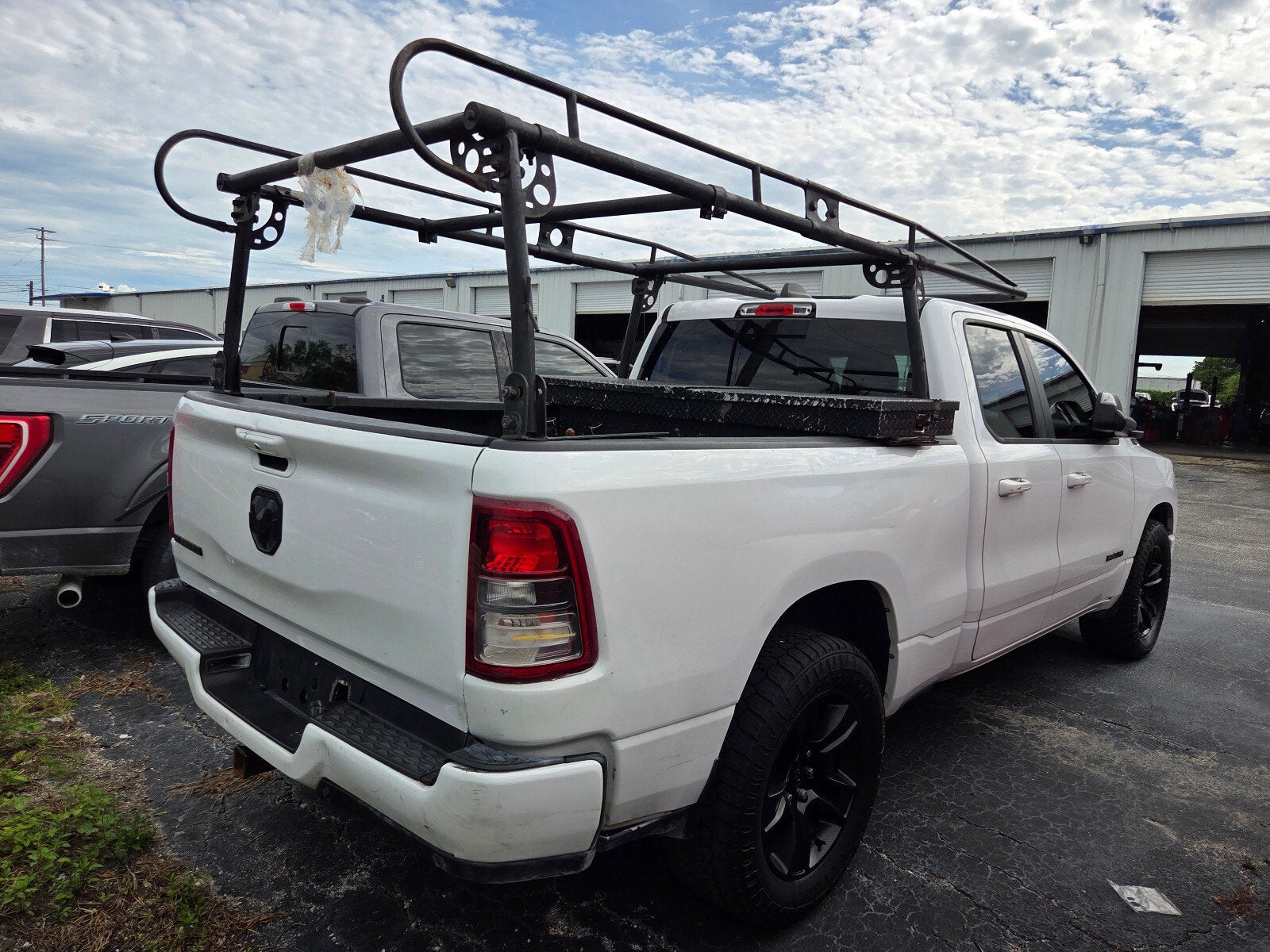2021 RAM 1500 Big Horn Quad Cab 4x2 6'4" Box