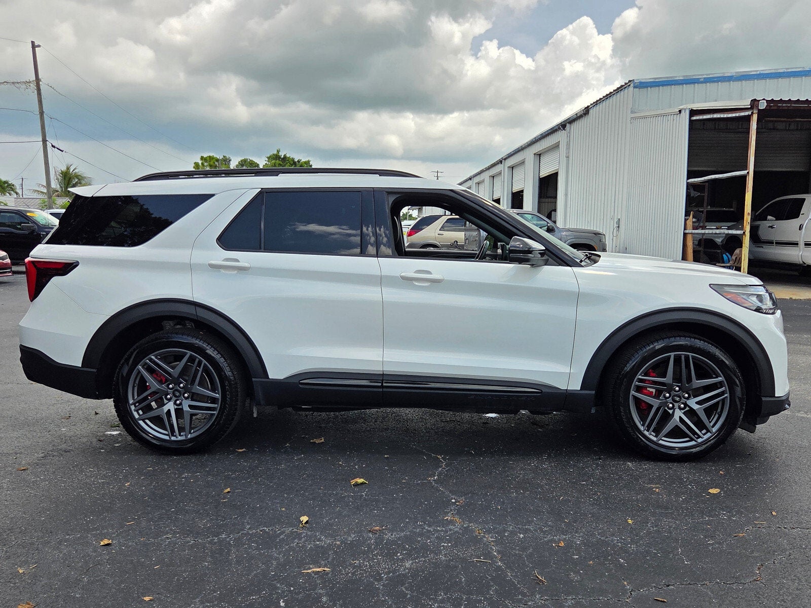 2025 Ford Explorer ST