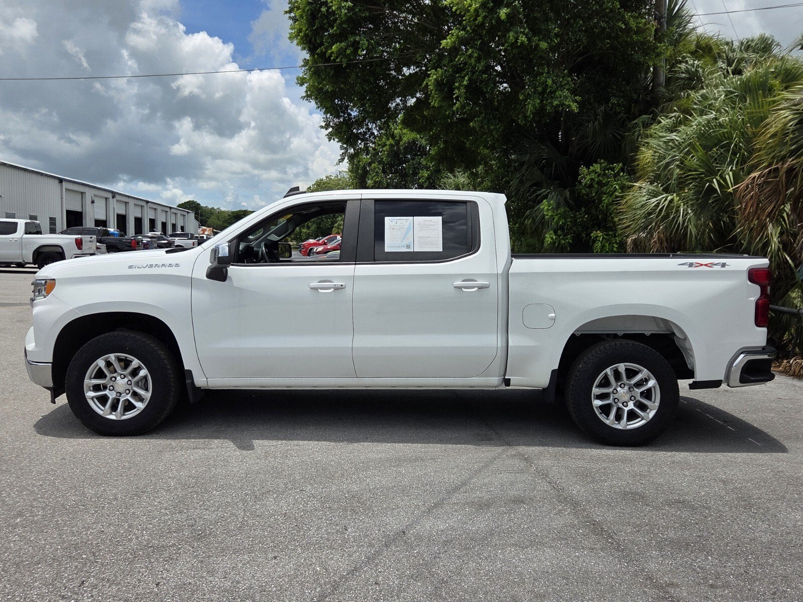 2022 Chevrolet Silverado 1500 LT (2FL)