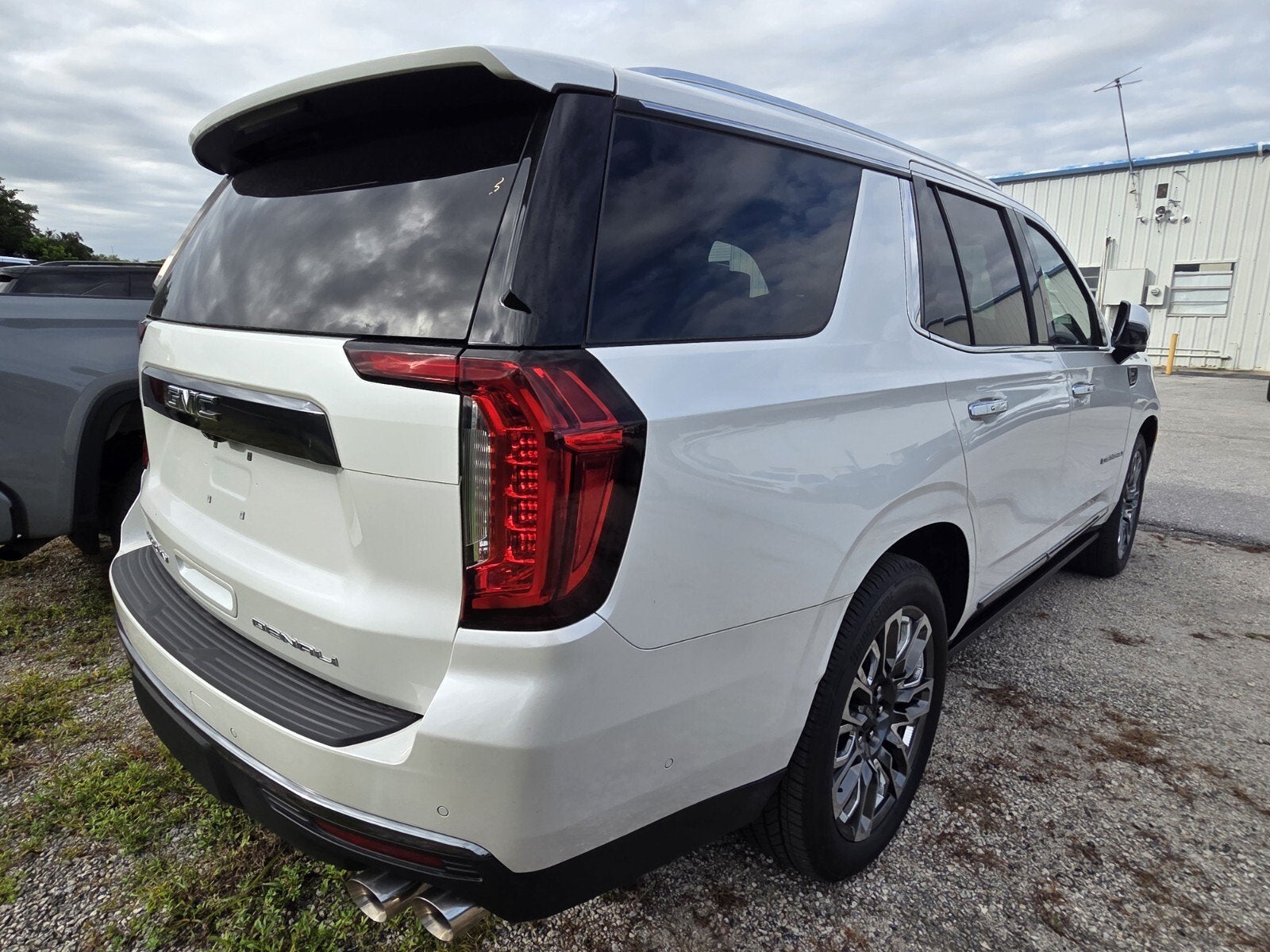 2023 GMC Yukon Denali Ultimate