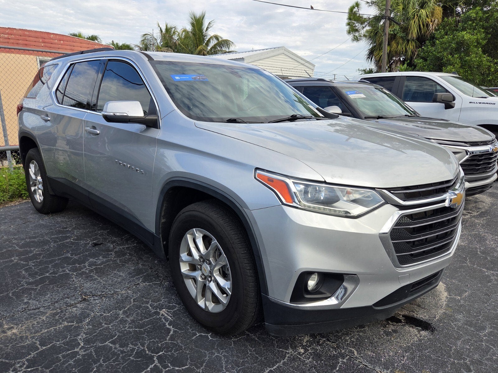 2021 Chevrolet Traverse LT Cloth