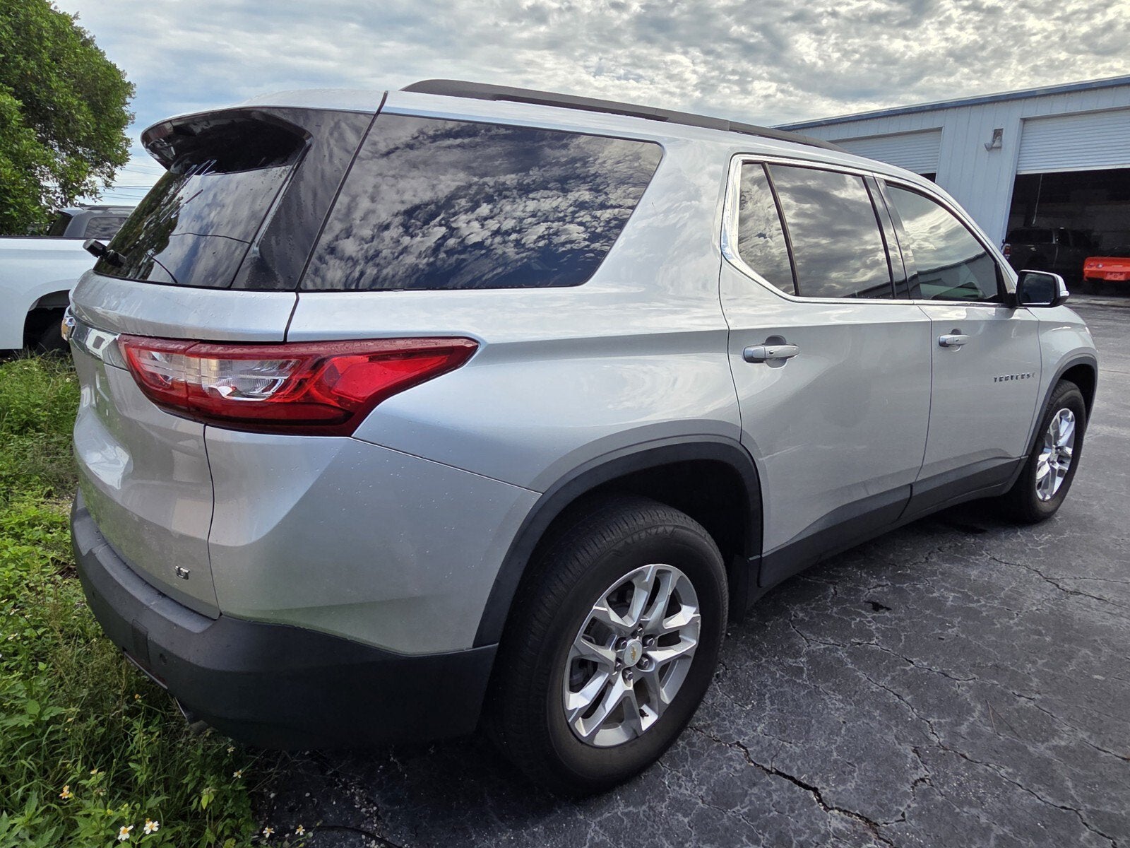 2021 Chevrolet Traverse LT Cloth