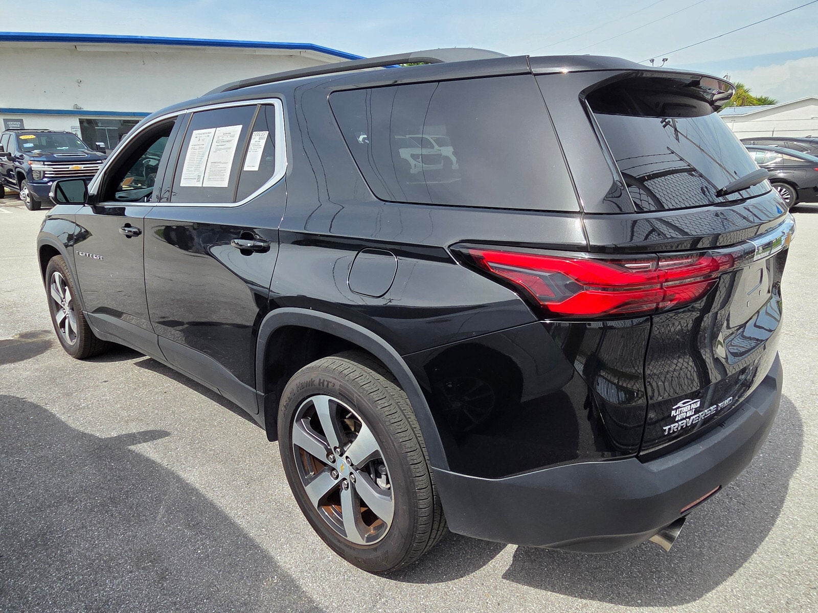 2023 Chevrolet Traverse LT Leather