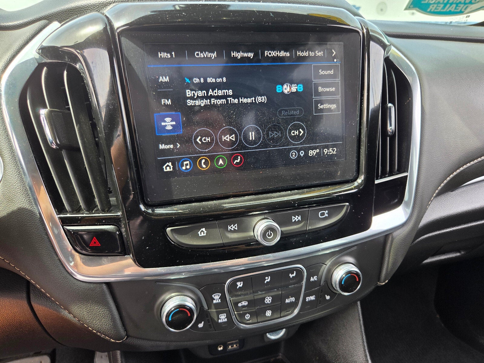 2023 Chevrolet Traverse LT Leather