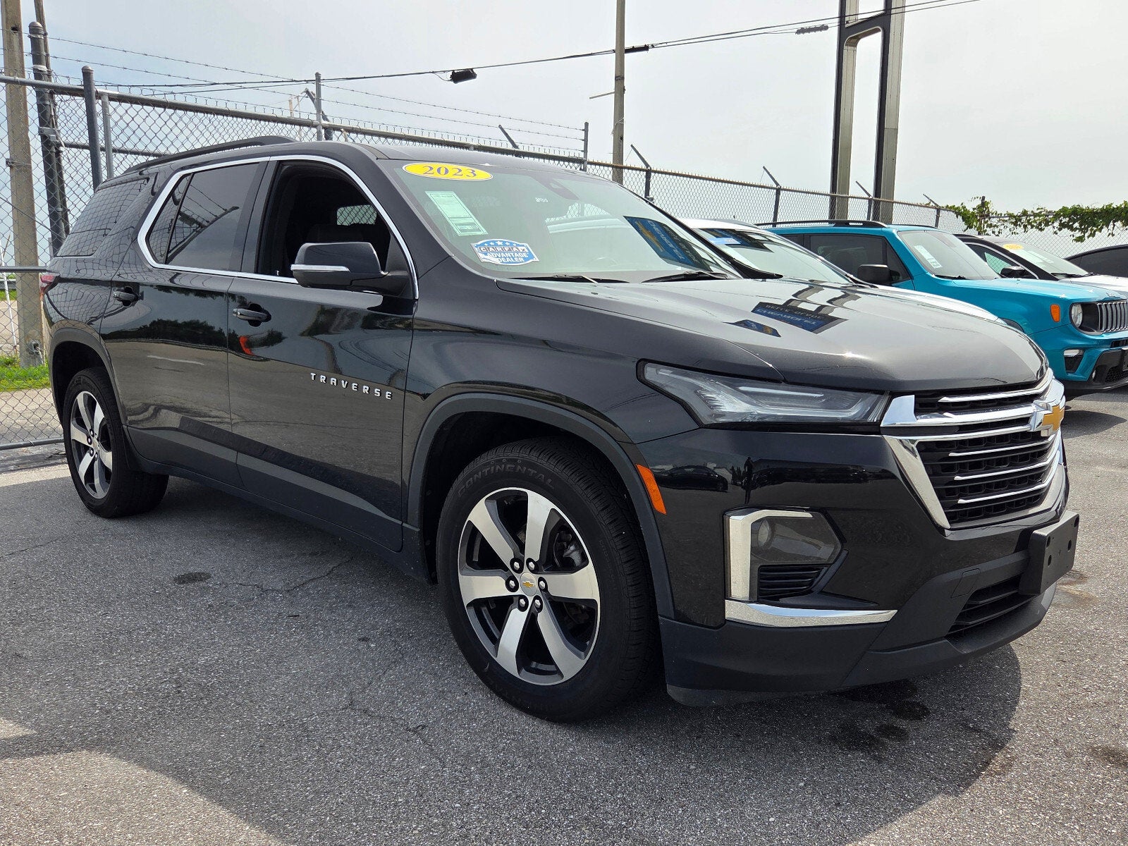 2023 Chevrolet Traverse LT Leather