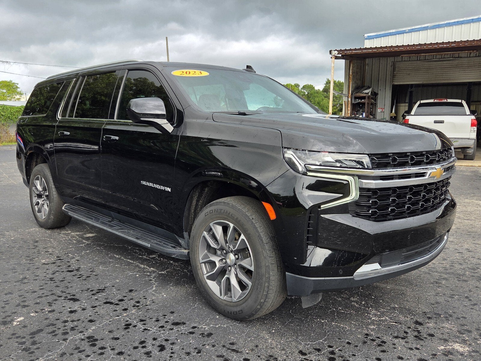 2023 Chevrolet Suburban LS