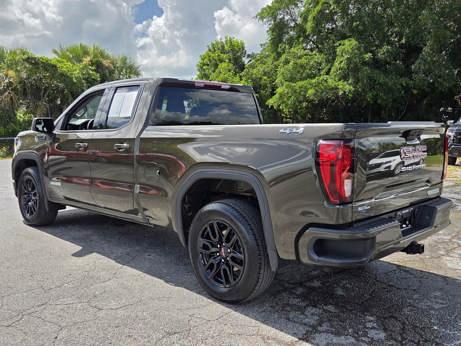 2024 GMC Sierra 1500 Elevation