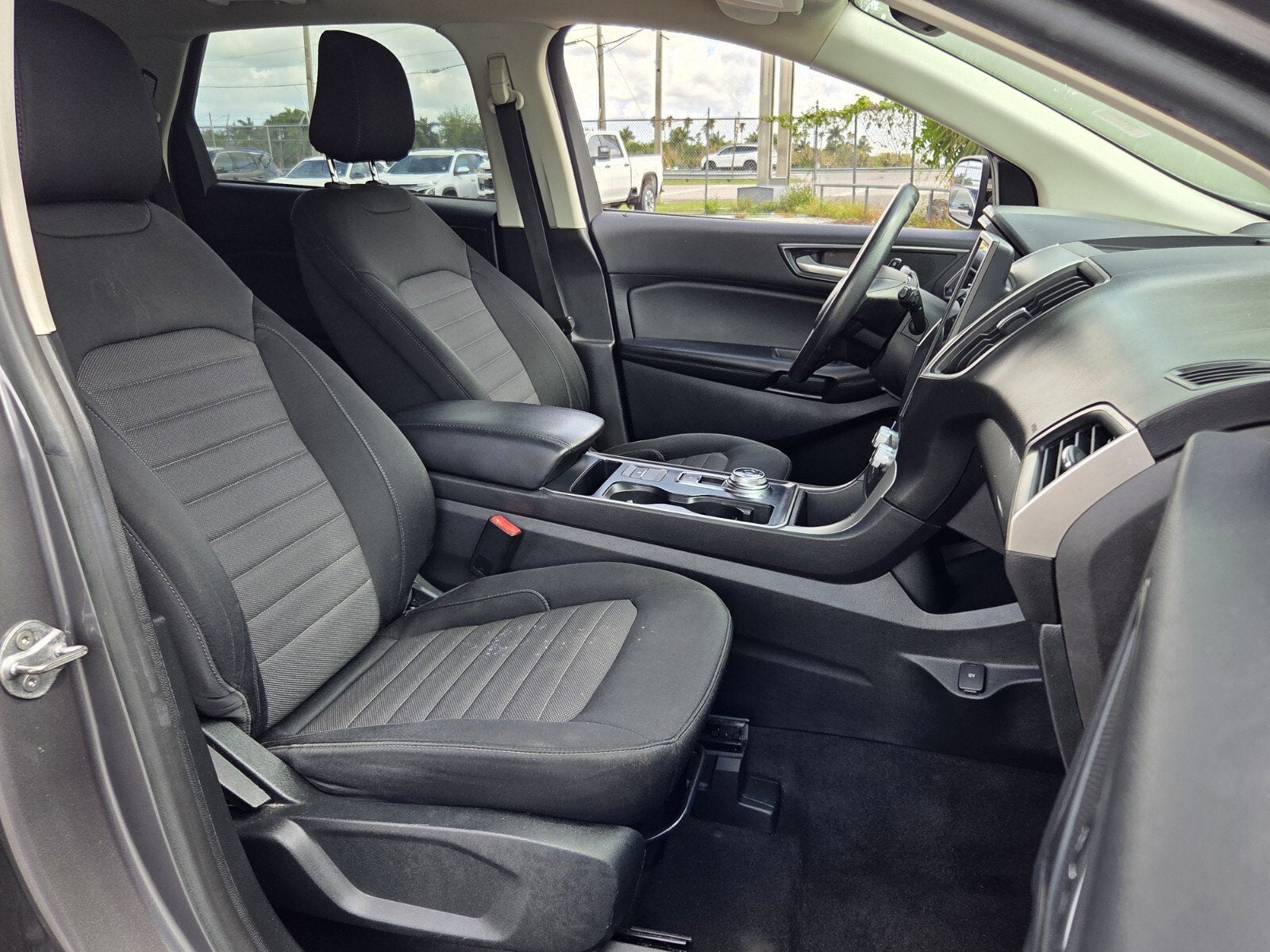 2022 Ford Edge SE