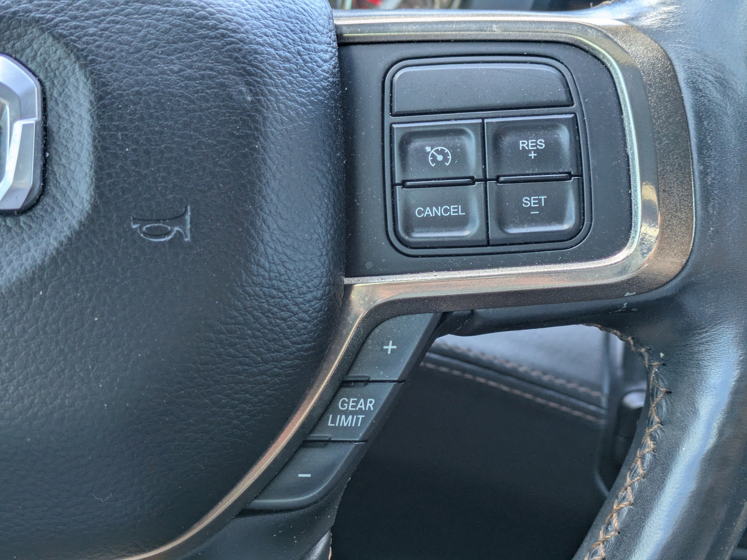 2020 RAM 2500 Laramie Longhorn Crew Cab 4x4 6'4" Box