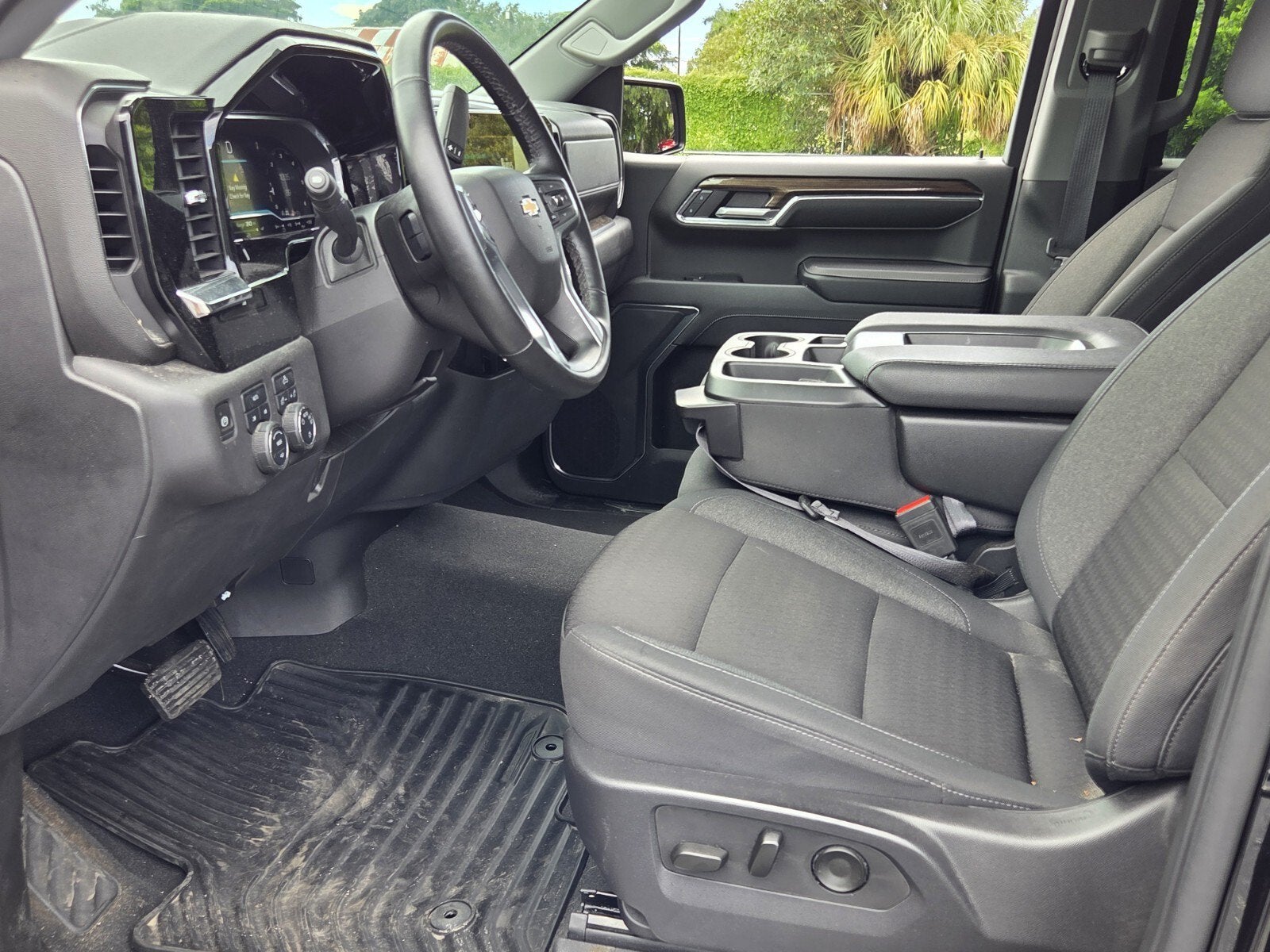 2024 Chevrolet Silverado 1500 LT (2FL)