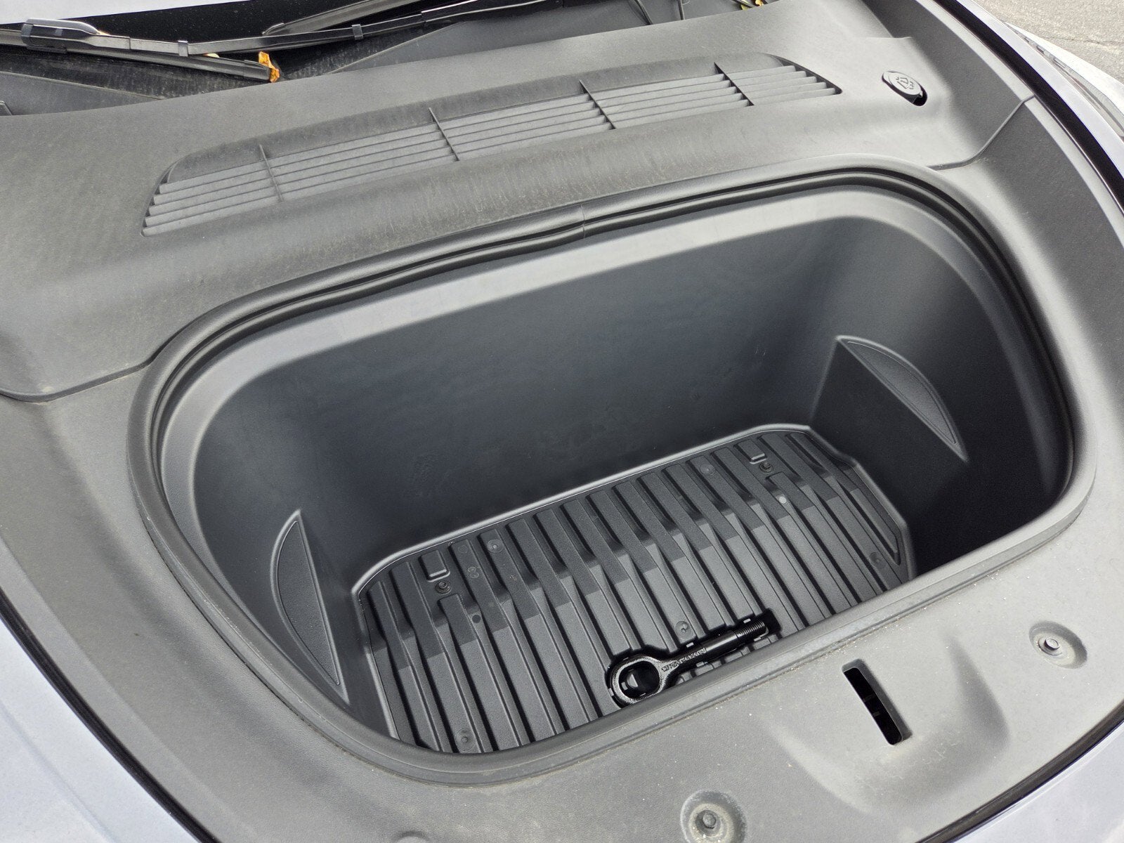 2024 Tesla Model Y Base