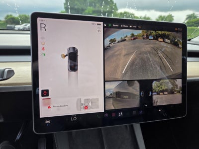 2022 Tesla Model Y Long Range Dual Motor All-Wheel Drive
