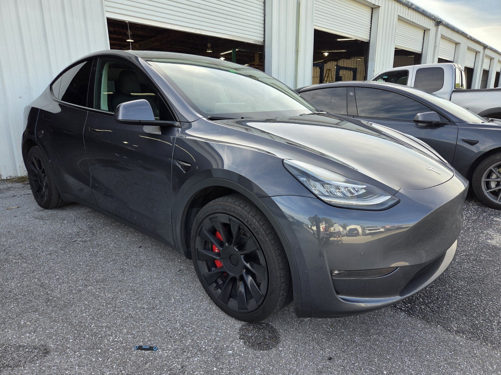 2022 Tesla Model Y Long Range Dual Motor All-Wheel Drive