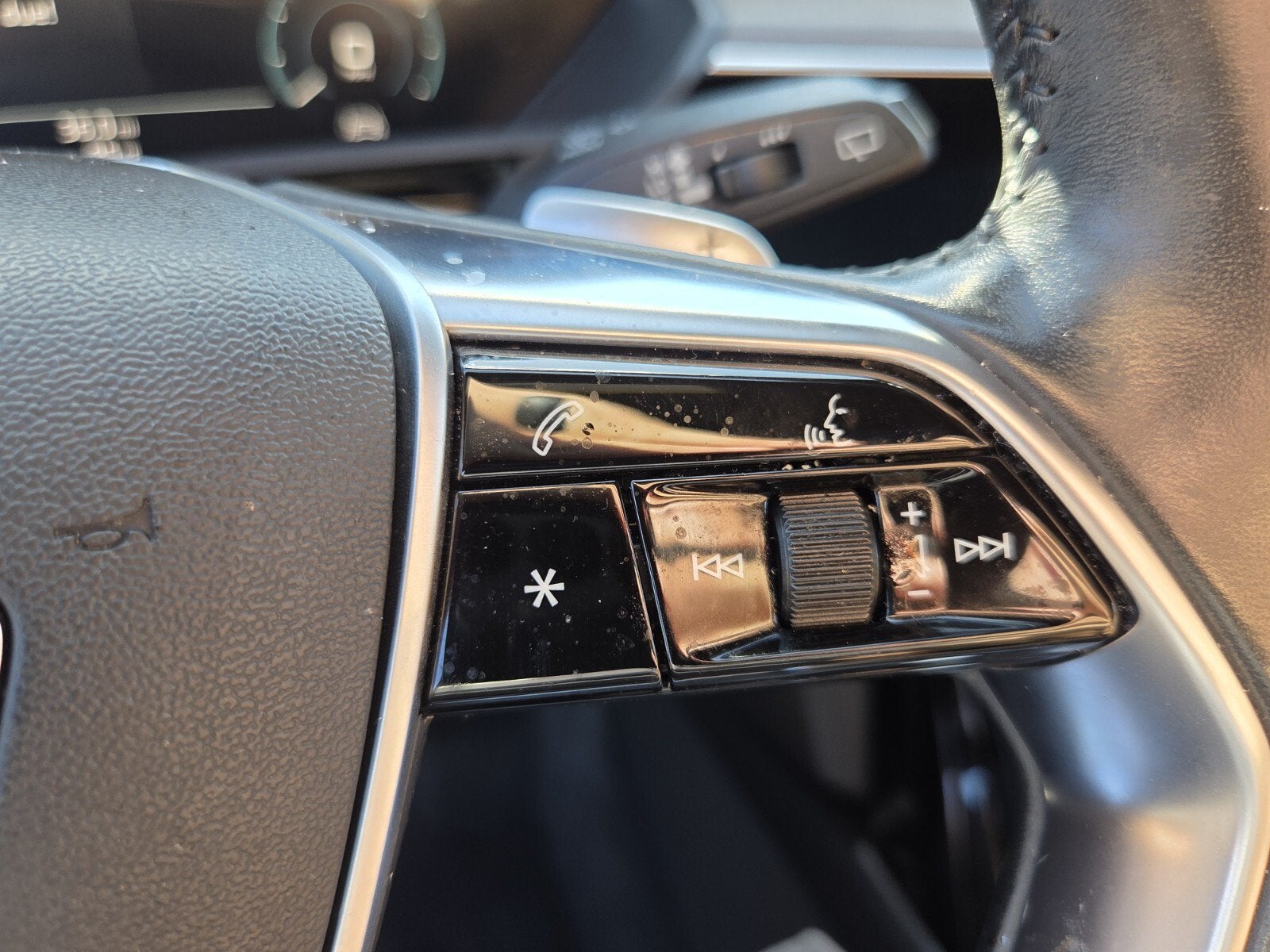 2019 Audi e-tron Premium Plus