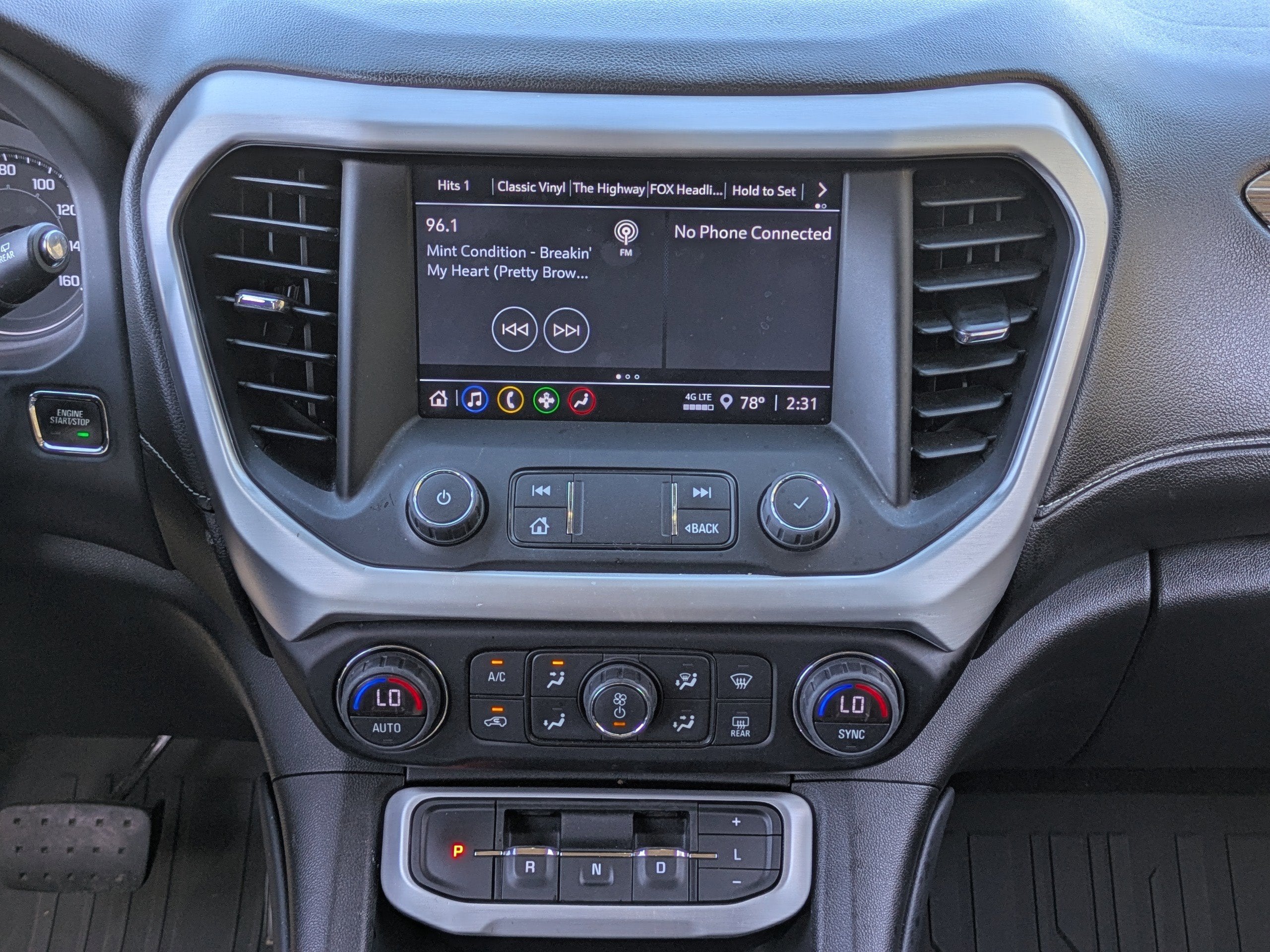 2023 GMC Acadia SLE
