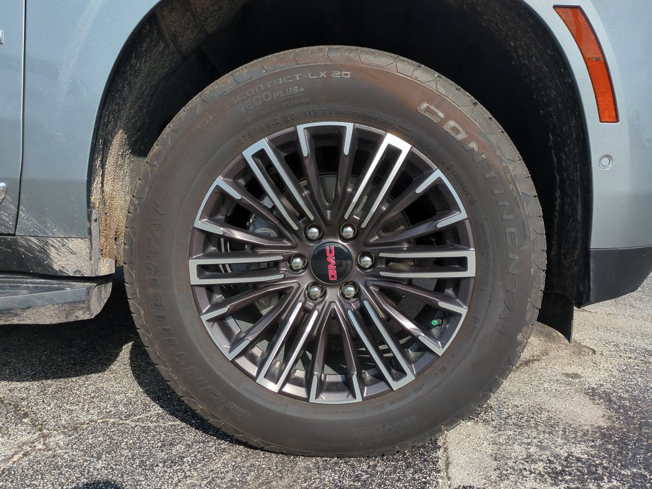 2025 GMC Yukon Elevation