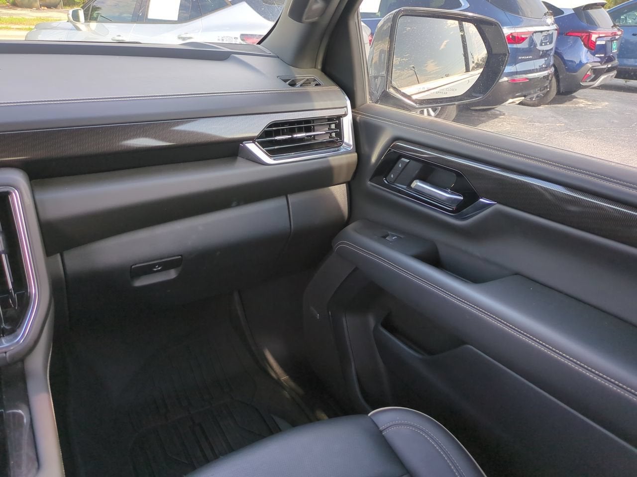 2025 GMC Yukon Elevation