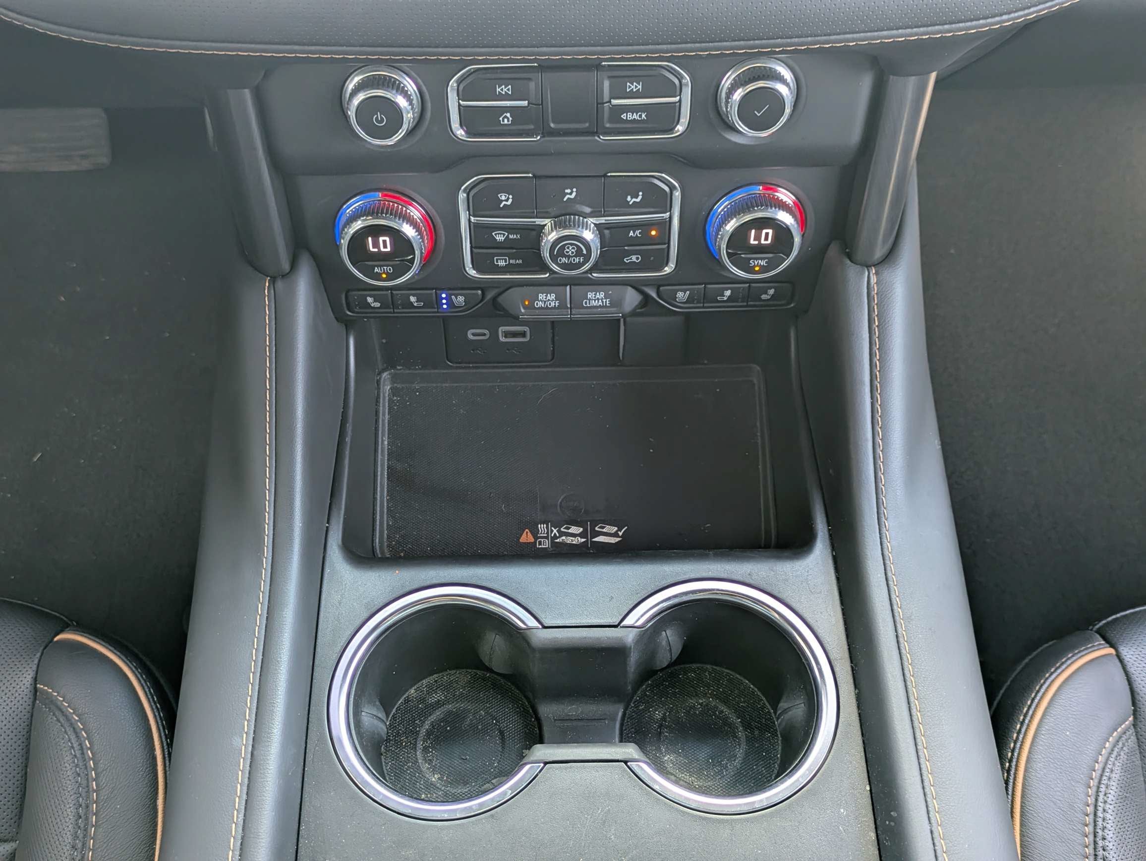 2023 GMC Yukon XL AT4